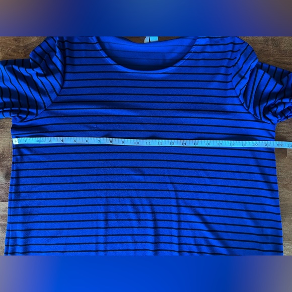 ELLE Blue and Black Stripe Bell Sleeve Top Size Large - Picture 8 of 9